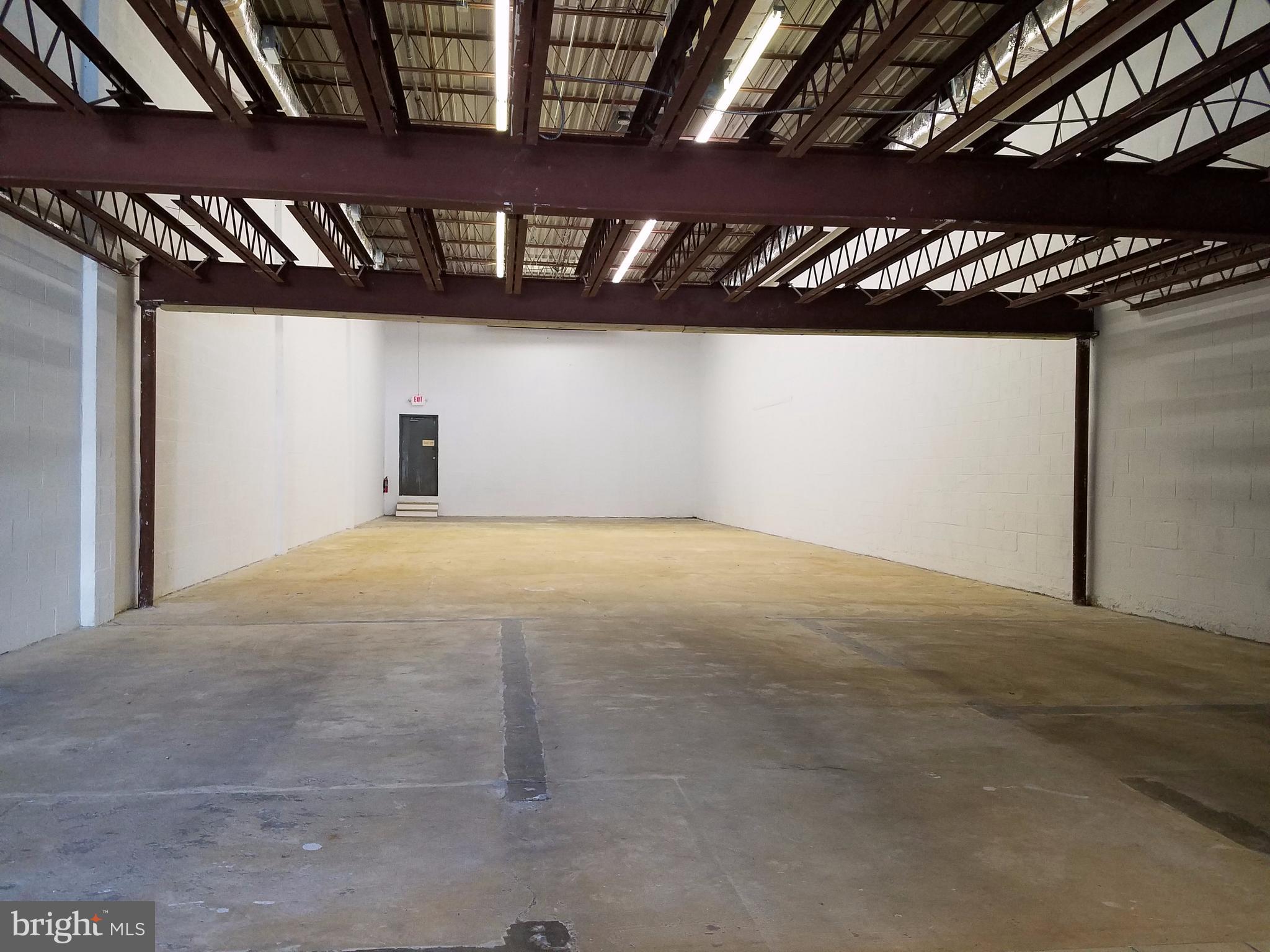 ALLIANCE CENTER - Commercial Lease