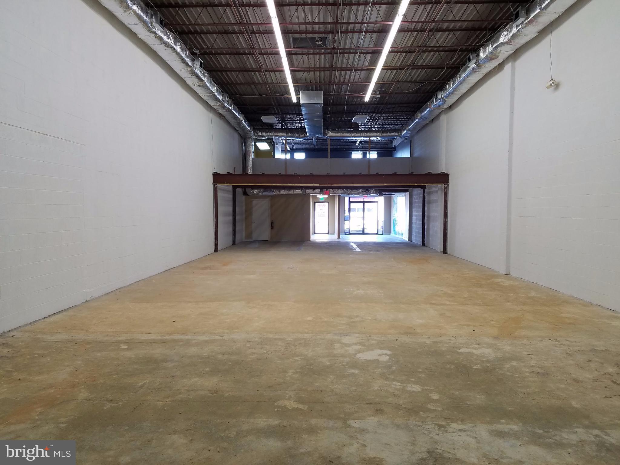 ALLIANCE CENTER - Commercial Lease