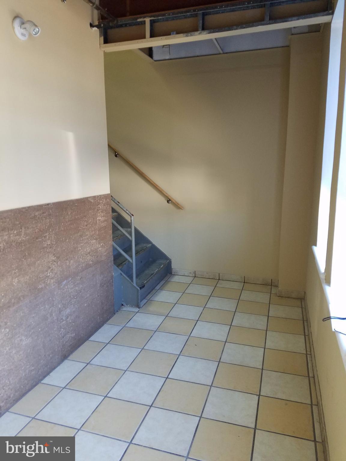 ALLIANCE CENTER - Commercial Lease