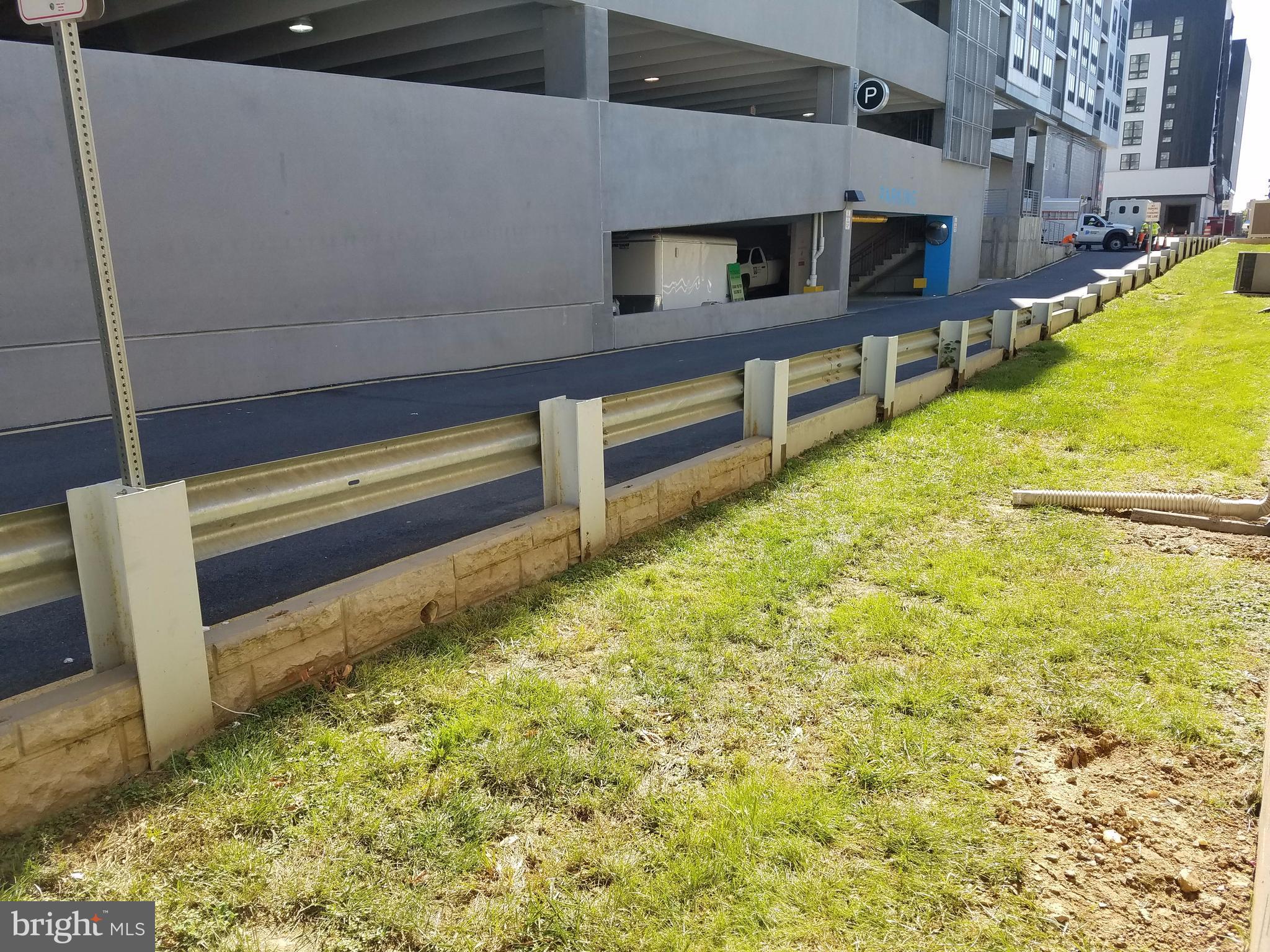 ALLIANCE CENTER - Commercial Lease