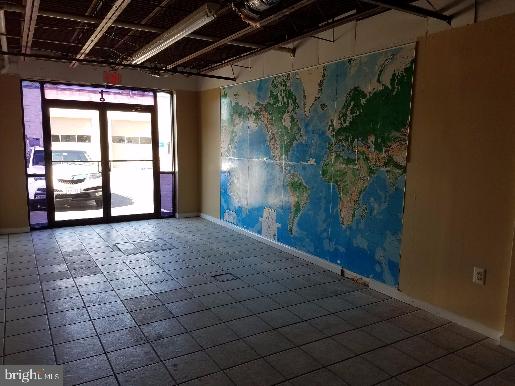 ALLIANCE CENTER - Commercial Lease