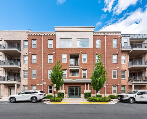 Photo of 23630 Havelock Walk Terrace #200, ASHBURN, VA 20148 (MLS # VALO2125546)