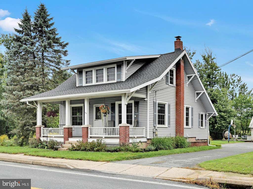 Photo of 44 W Main Street, REINHOLDS, PA 17569 (MLS # PALA2093936)