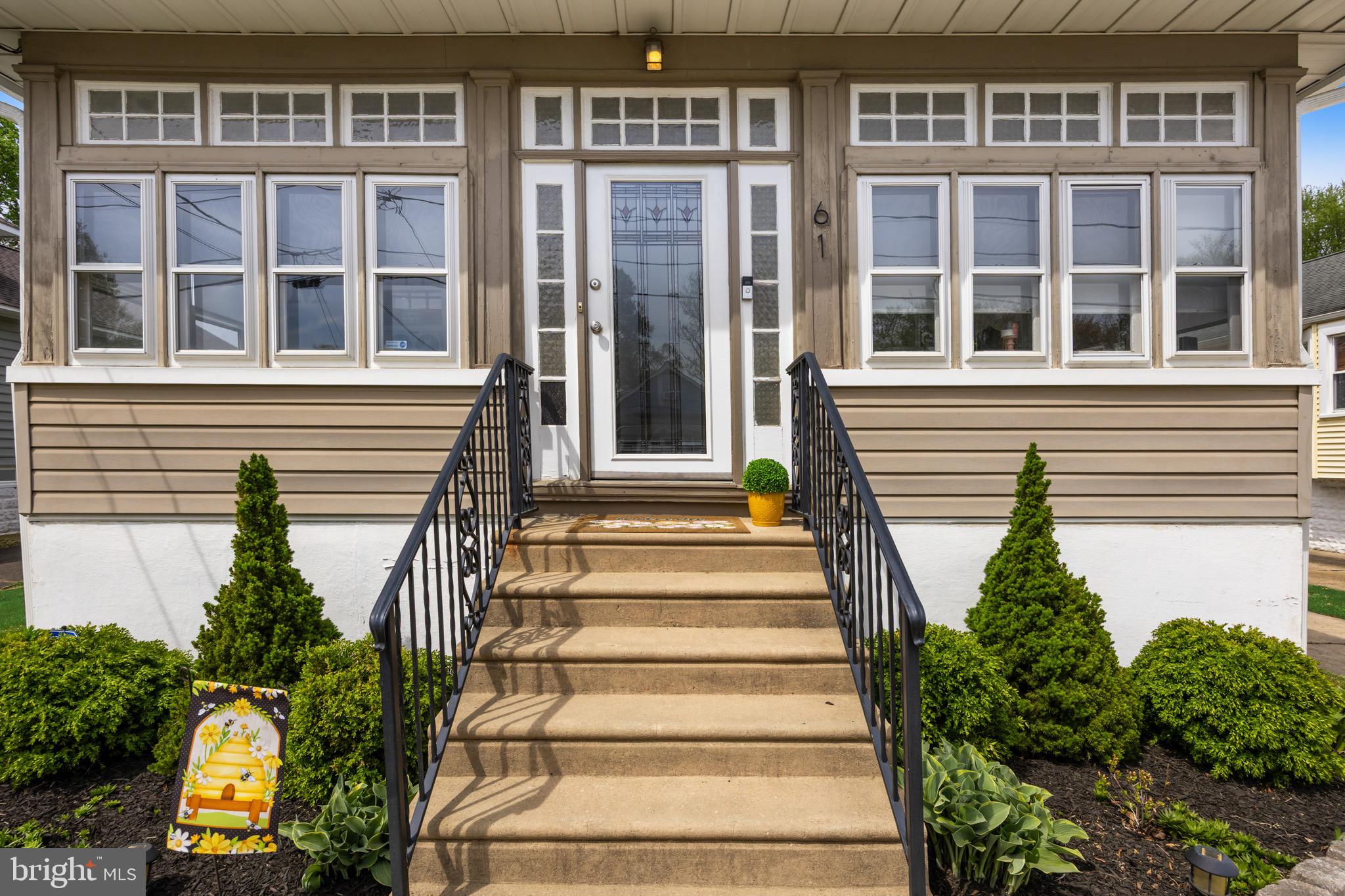 61 W GRADWELL AVENUE