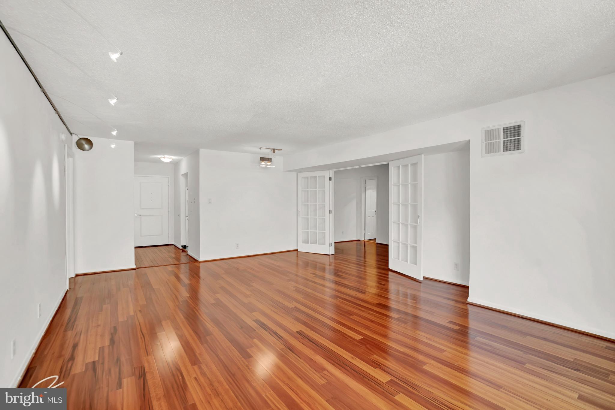 FRIENDSHIP HEIGHTS - Residential