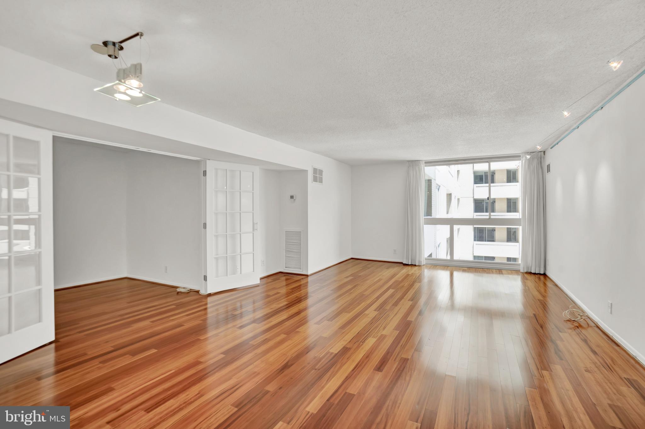 FRIENDSHIP HEIGHTS - Residential