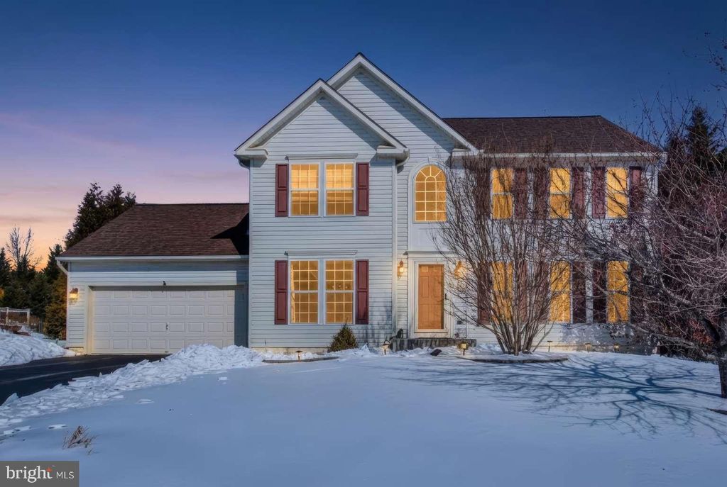 Photo of 2040 Waterfall Drive, HANOVER, PA 17331 (MLS # PAYK2087584)