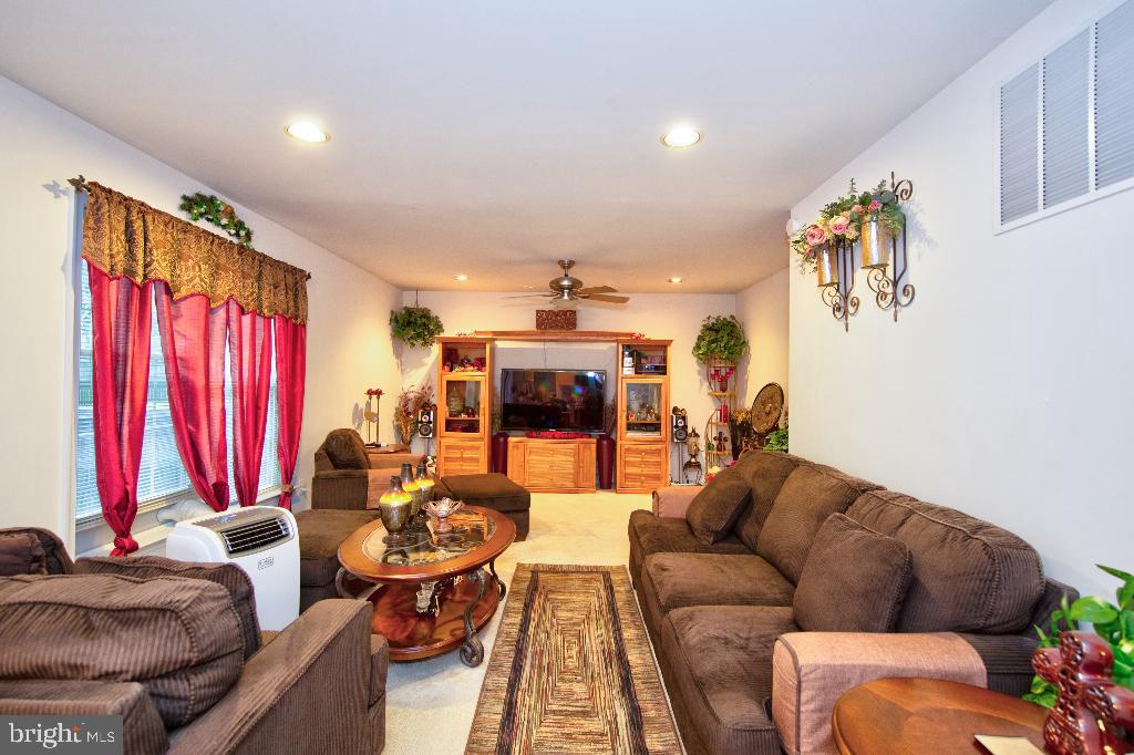 LONG BAR HARBOR - Residential