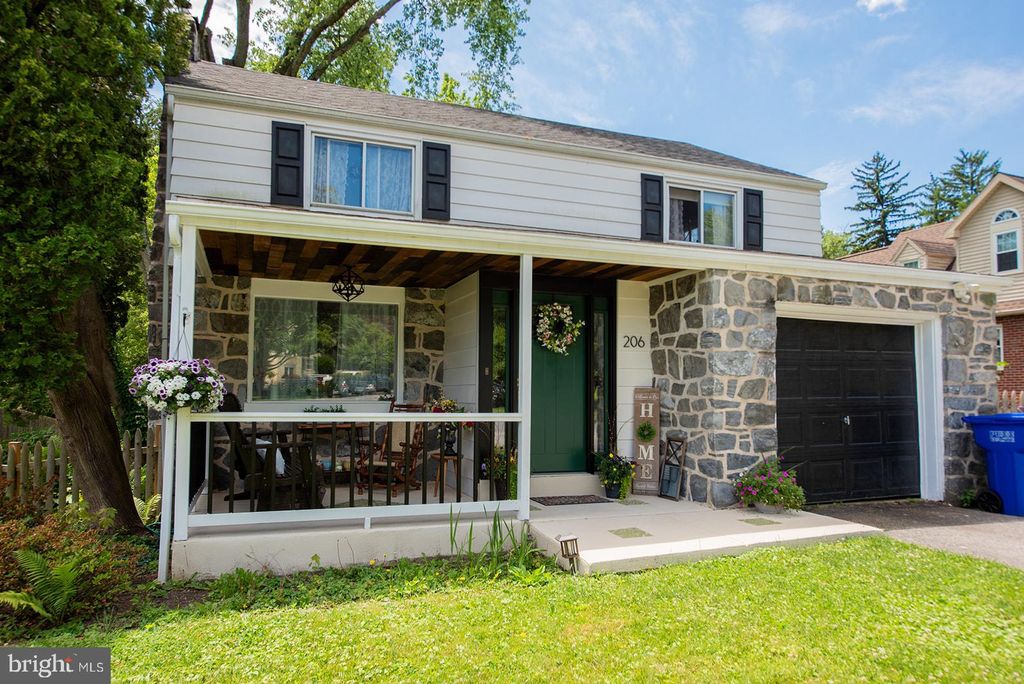 Photo of 206 Meadia Avenue, LANCASTER, PA 17602 (MLS # PALA2052276)