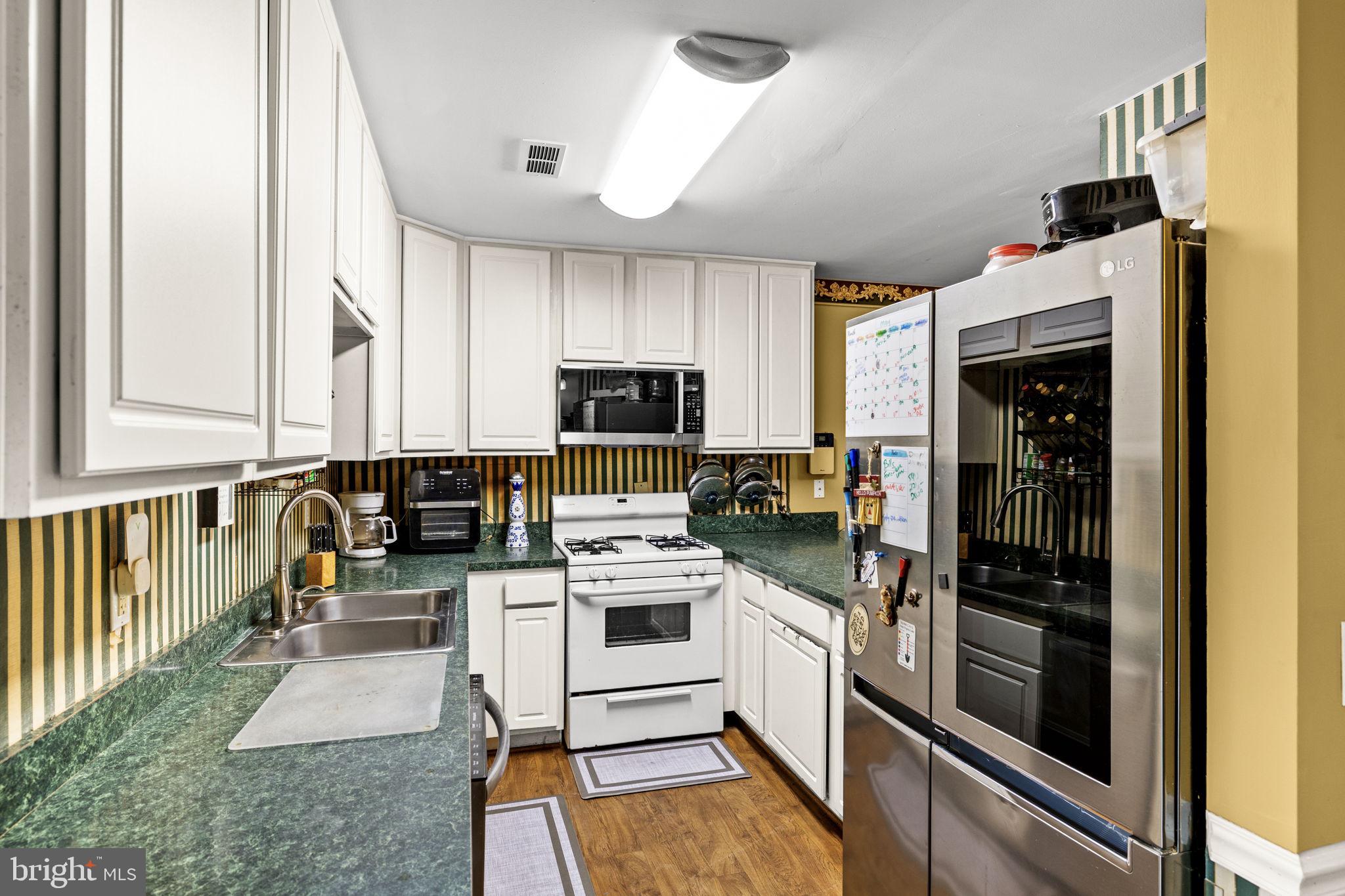FLYTHE PROPERTY - Residential