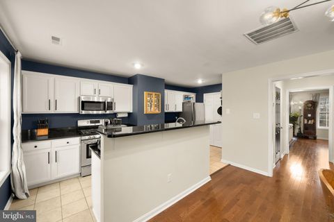 Townhouse For Sale - 1636 S Taylor Street<br/> ARLINGTON, VA 22204