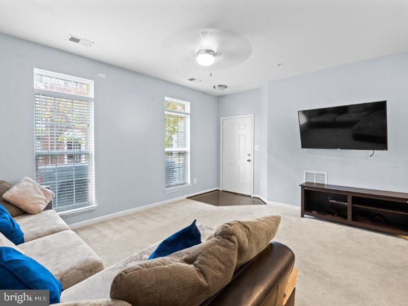 LEE SQUARE - Residential