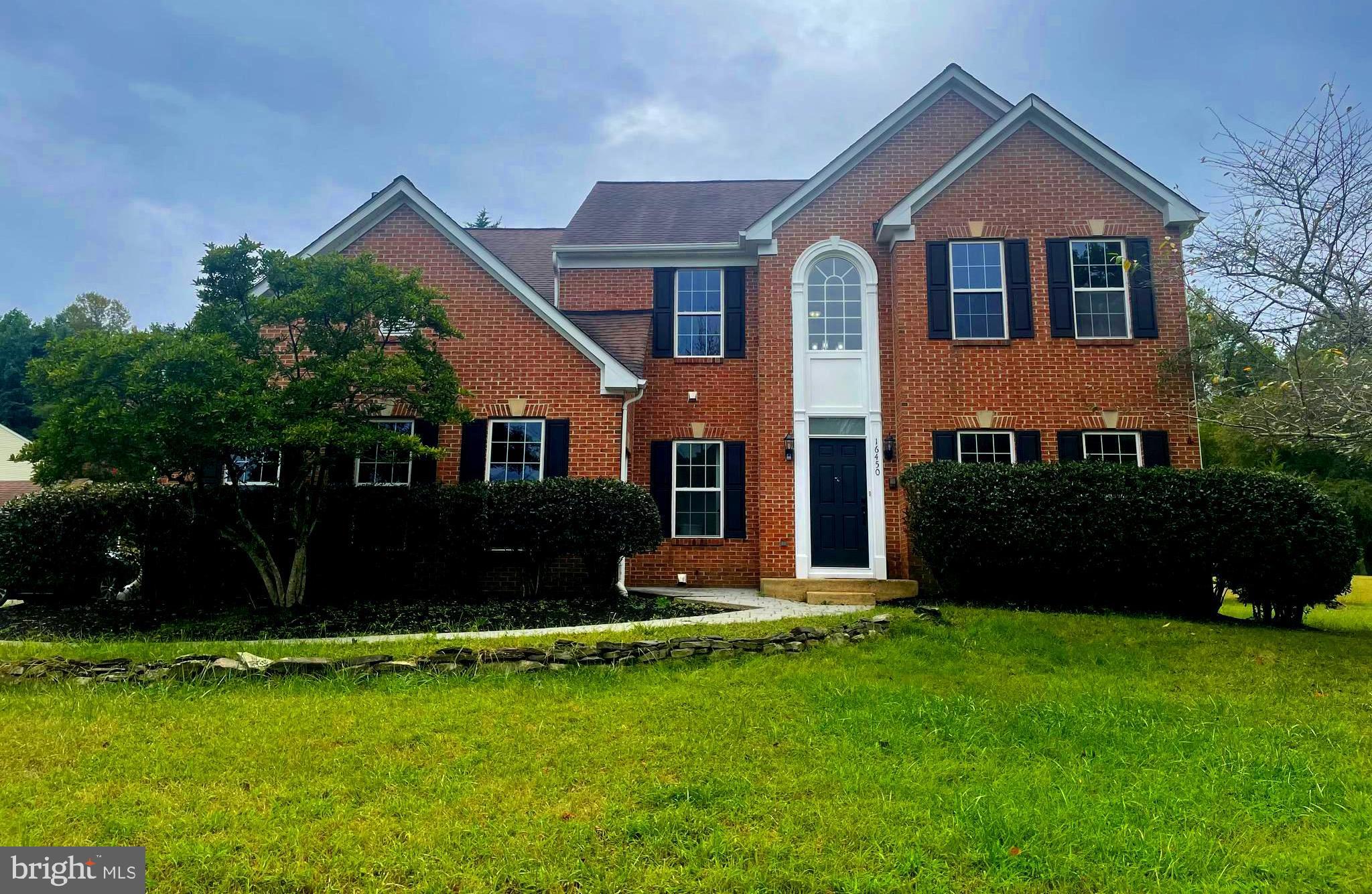 WOW!! BEAUTIFULL!! UPDATED !! CORNER LOT SINGLE HOME (4 - 5) BDS, (3.5) BATHS . GEORGEOUS KITCHEN WITH BLACK APPLIANCES, KITCHEN ISLAND, GEORGEOUS QUARTS COUNTERTOPS. CERAMIC TILED BATHS. BEAUTIFUL & ELEGANT WOOD FLOORING THROUGH OUT. HIS AND HERS WALKING CLOSET IN MASTER BEDROOM. FULLY FINISHED & IMPROVED BASEMENT WITH AN EXTRA BEDROOM AND FULL BATH. ENJOY THE LUXURY OF HIS AND HERS SEPARATE OFFICE SPACE. SUN ROOM WITH SLIDING DOUBLE DOORS LEADING TO A GREAT DECK. GEORGEOUS SWIMMING POOL IN BACK YARD. (Swimming pool strictly "AS IS"). DRIVEWAY FITS UP TO SIX CARS.. ENJOY THE LUXURY OF A THEATER ROOM. THE NEIGHBORHOOD'S WALKING TRAILS. WITHIN MINUTES TO SHOPPING, RESTAURANTS, PARKS. MAJOR ROUTES. MTA TITLE COMPANY OF SELLER'S PREFERENCE.