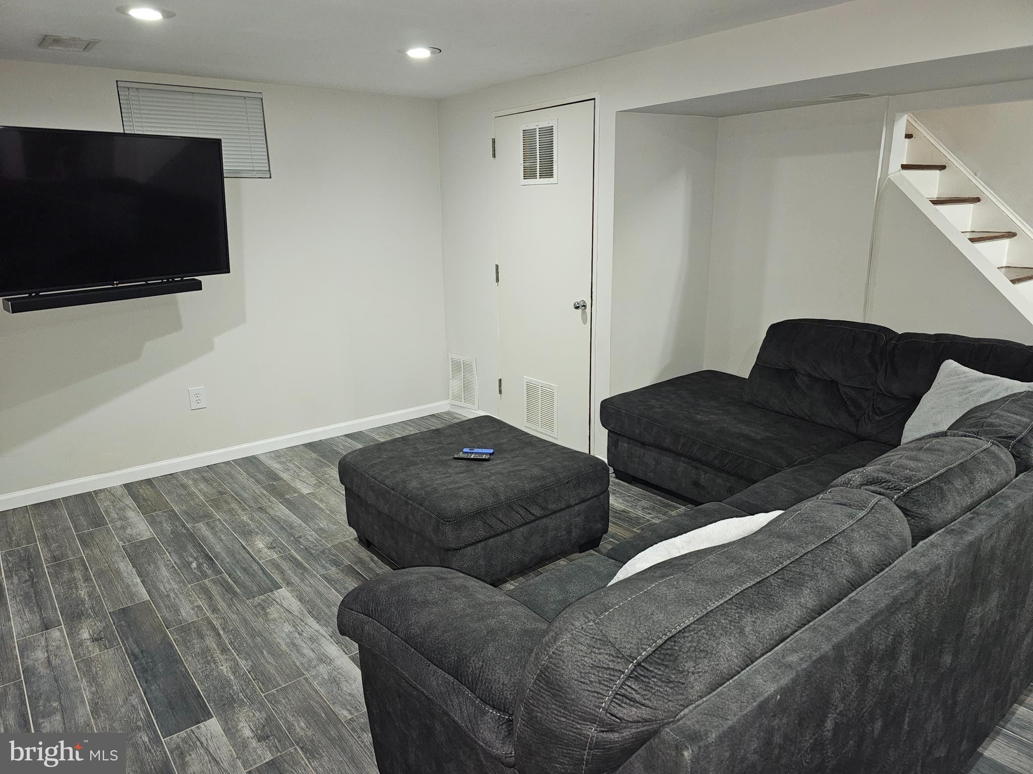 BRADBURY HEIGHTS - Residential