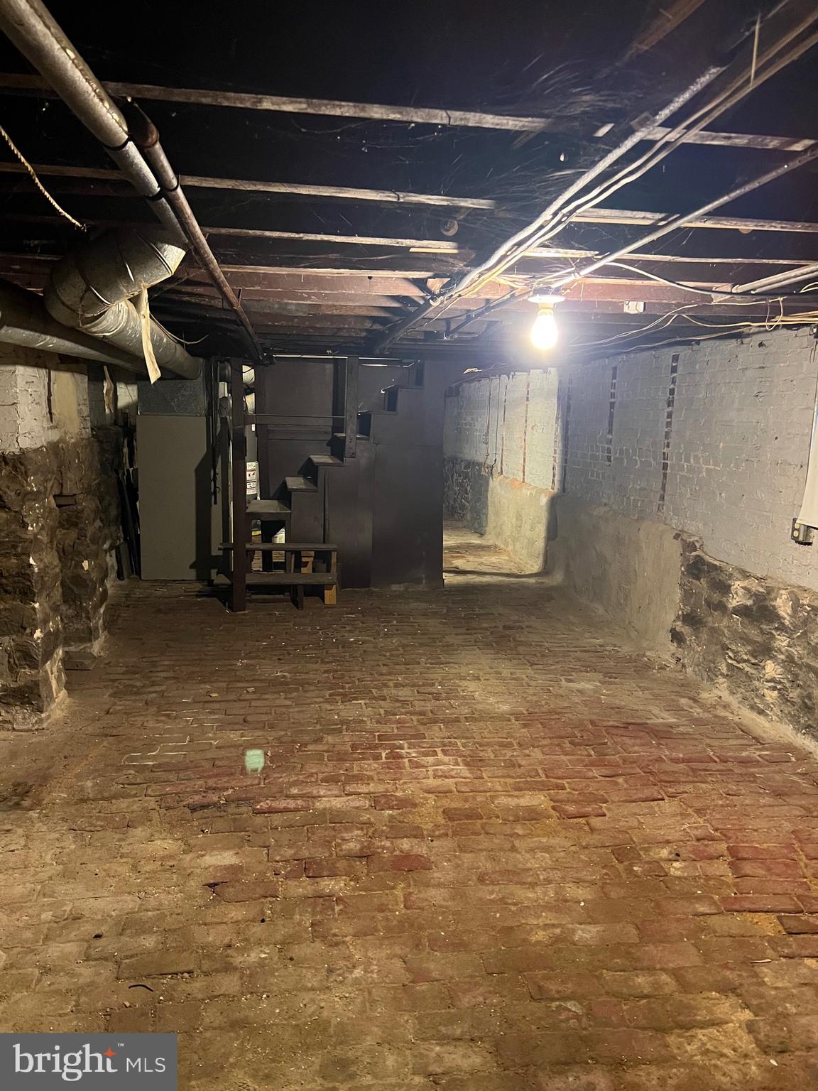 JOHNSTON SQUARE - Residential