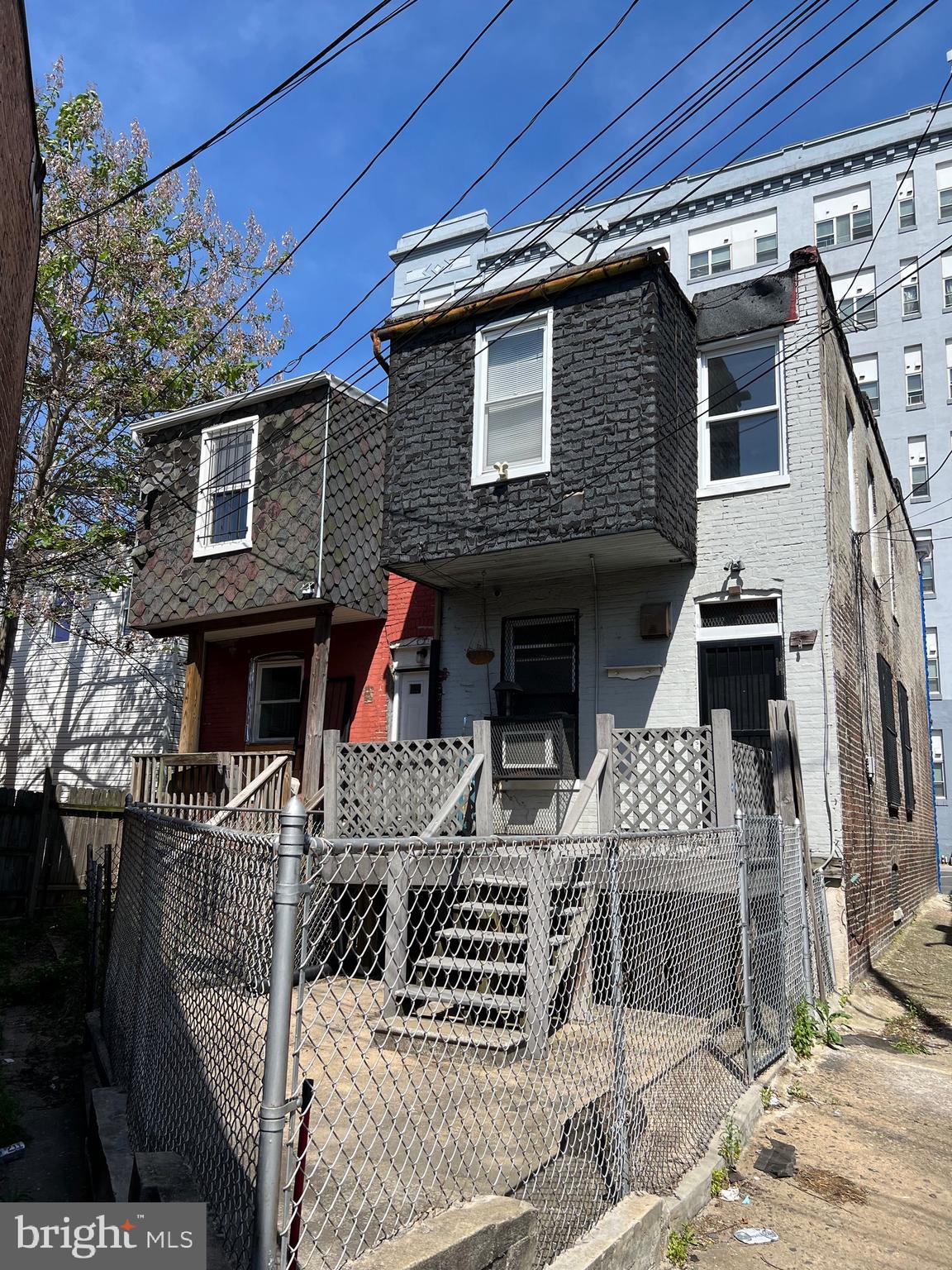 JOHNSTON SQUARE - Residential