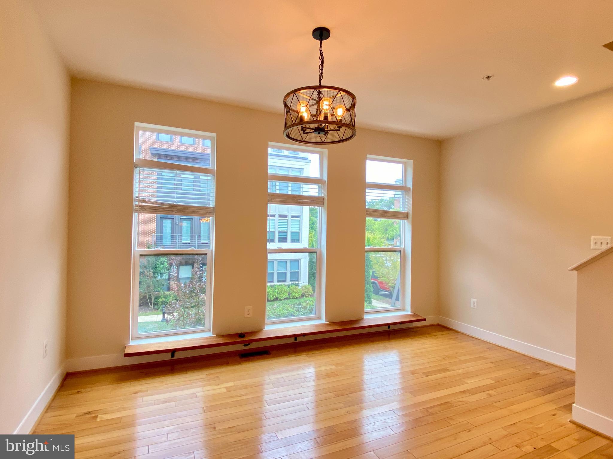 924 KING FARM BOULEVARD