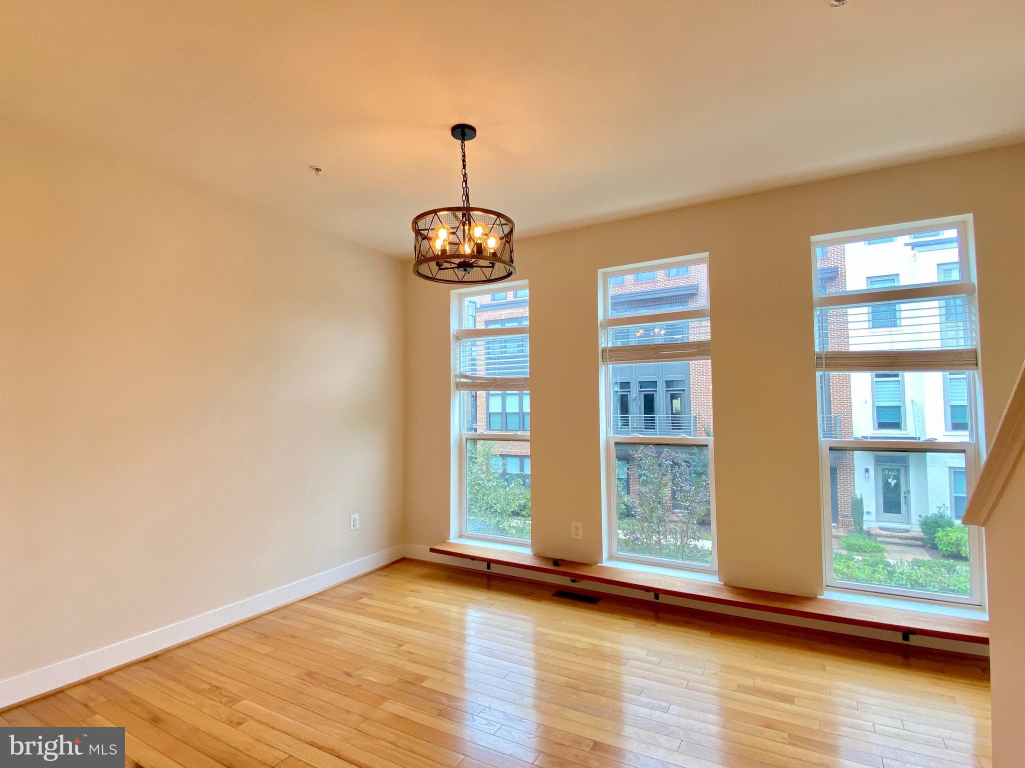 924 KING FARM BOULEVARD