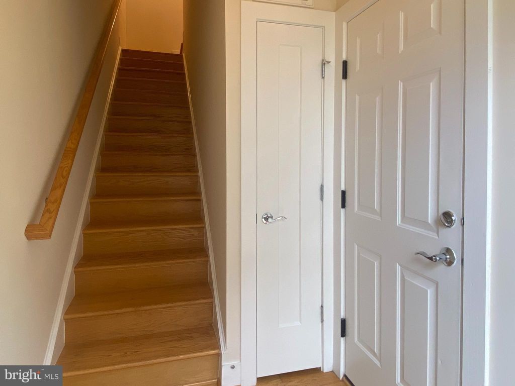 Photo of 924 King Farm Boulevard, ROCKVILLE, MD 20850 (MLS # MDMC2206924)