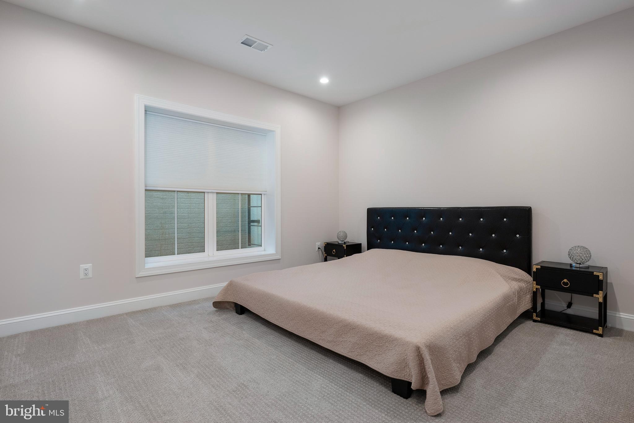 GREEN TREE MANOR - Residential