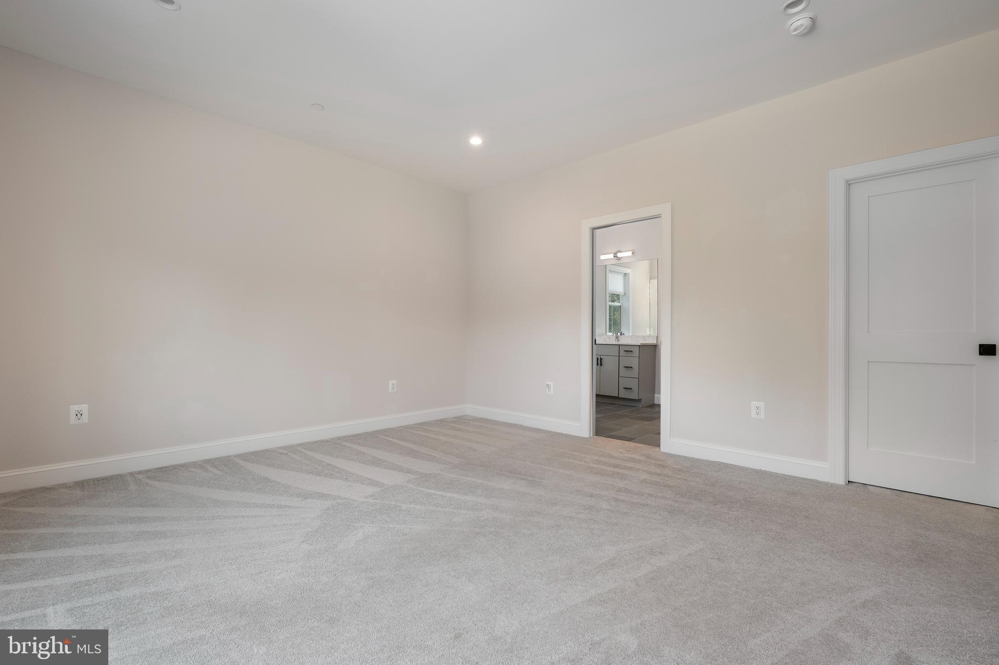 GREEN TREE MANOR - Residential