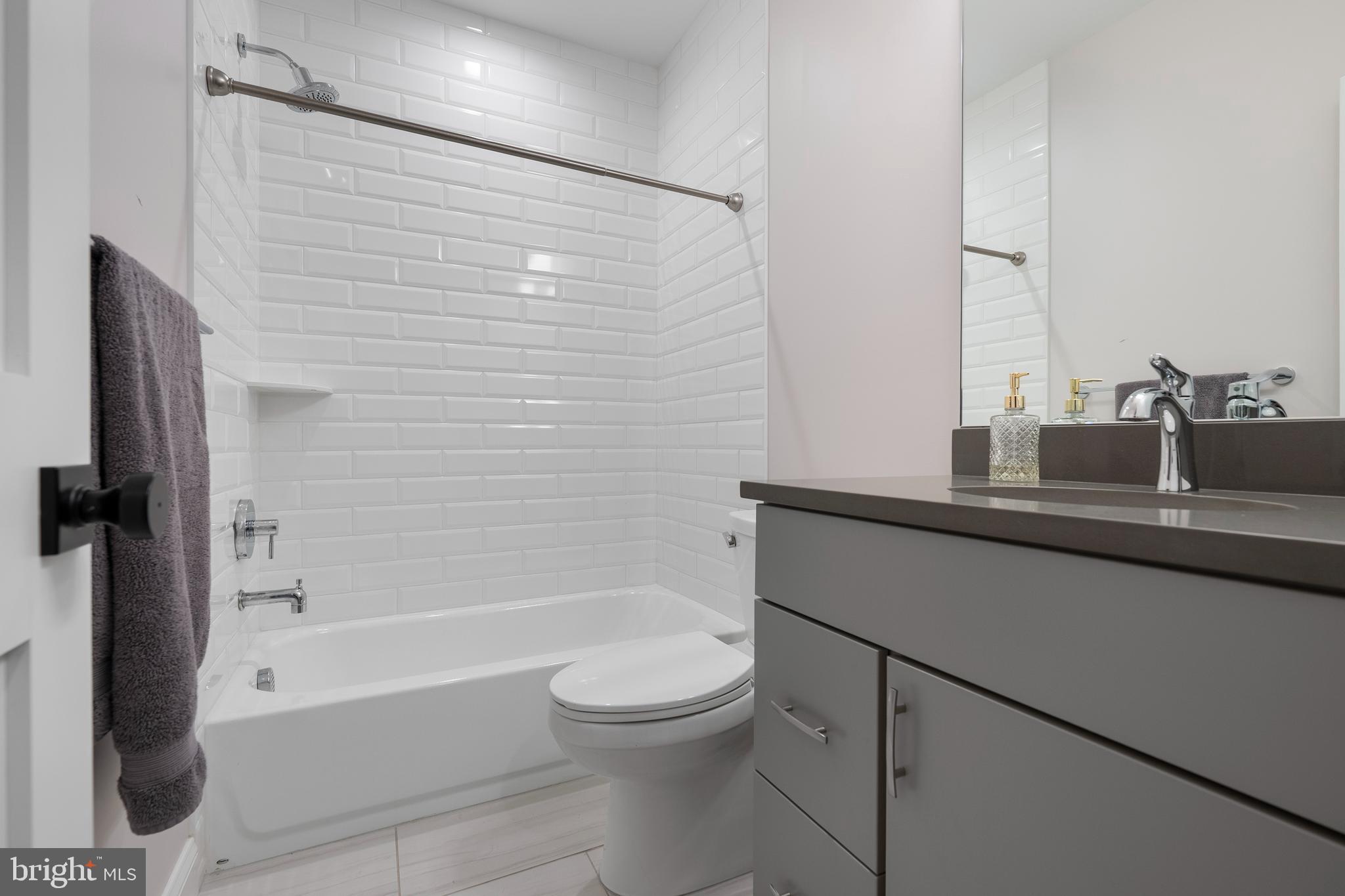 GREEN TREE MANOR - Residential