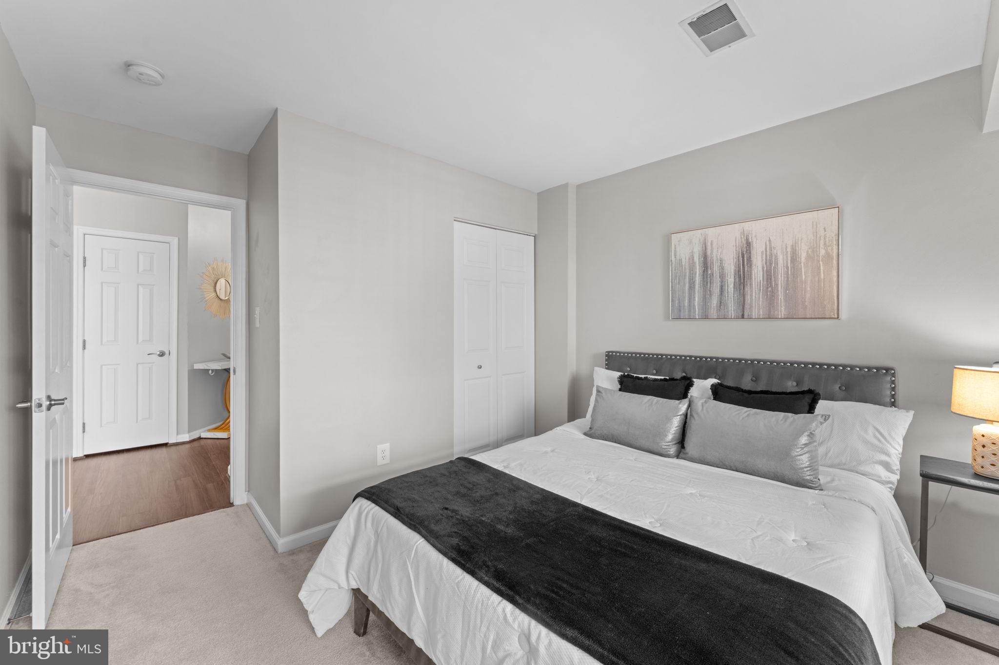 SOUTH MEADOWS - Residential