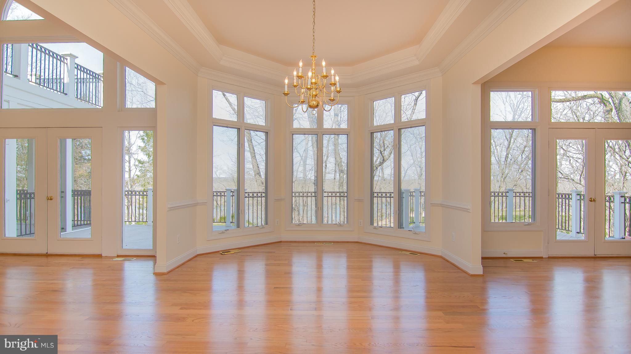 RIVER CREEK - Residential