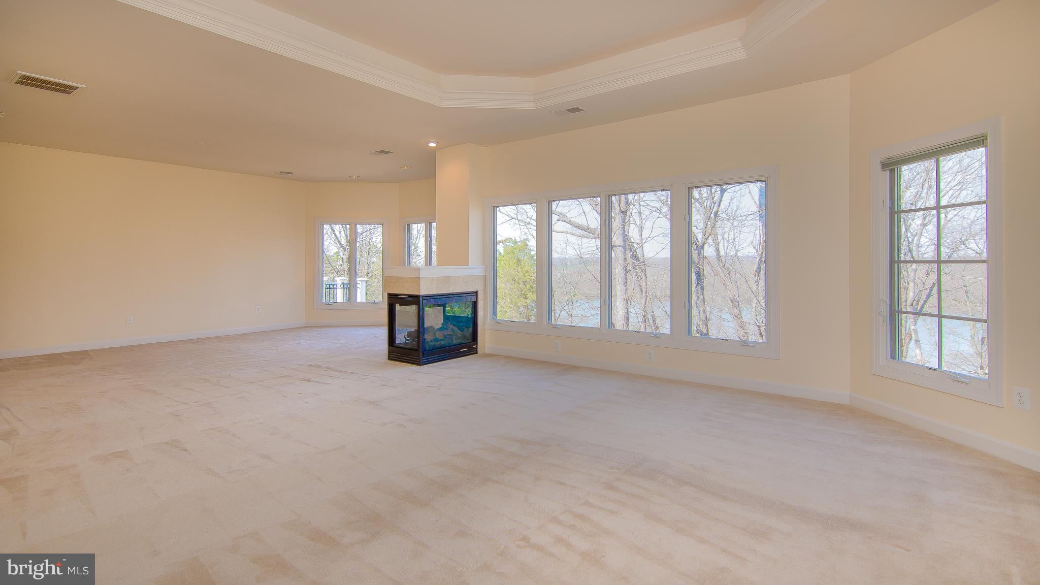 RIVER CREEK - Residential