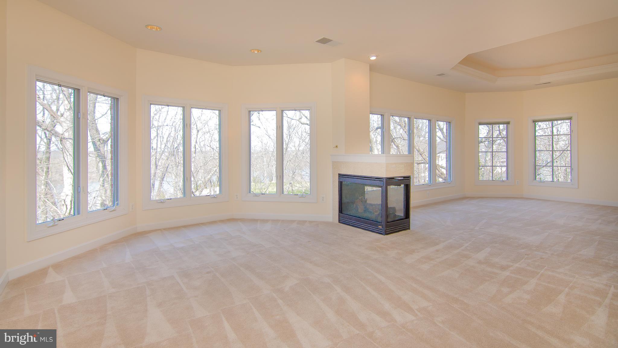 RIVER CREEK - Residential