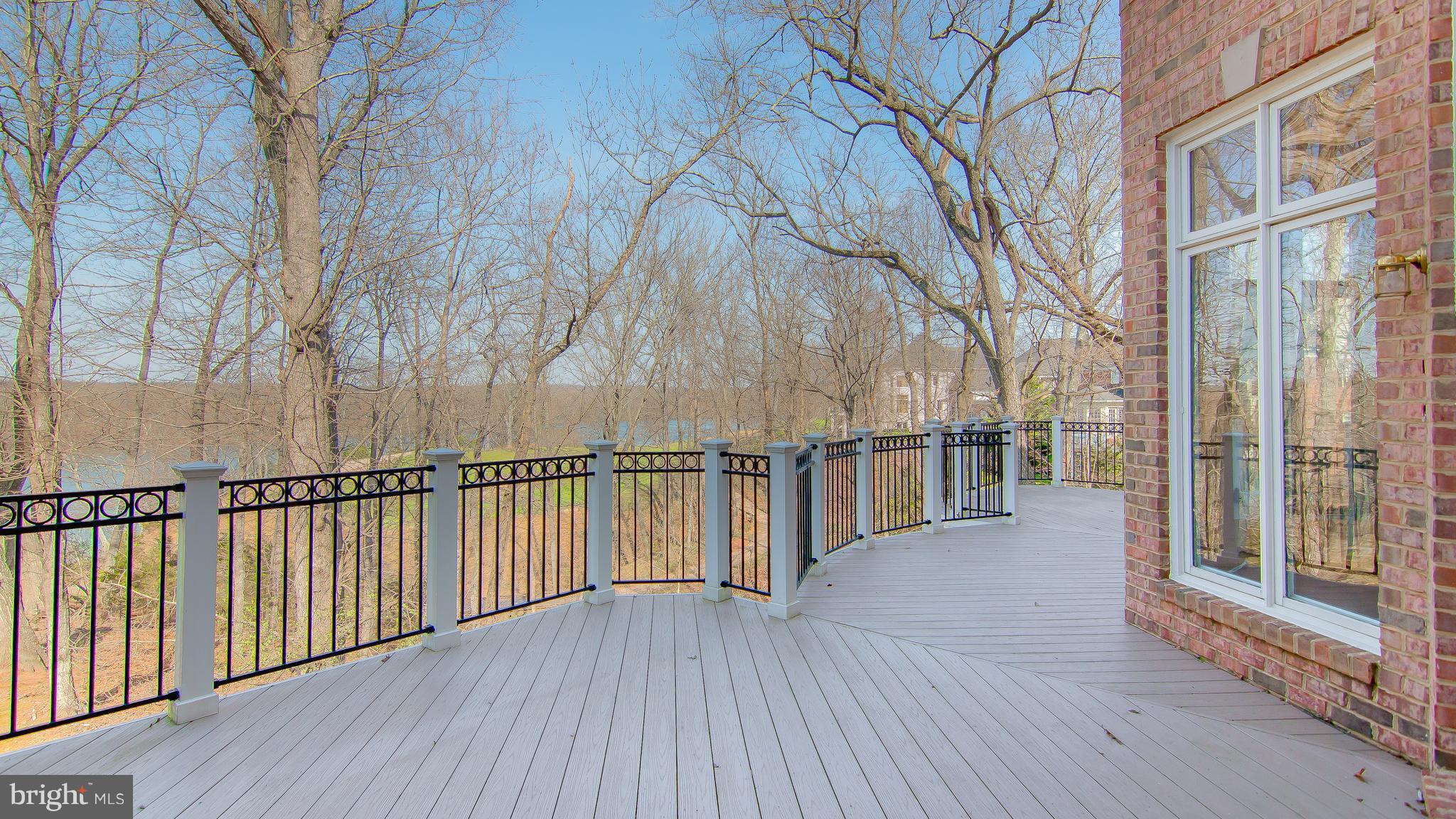 RIVER CREEK - Residential