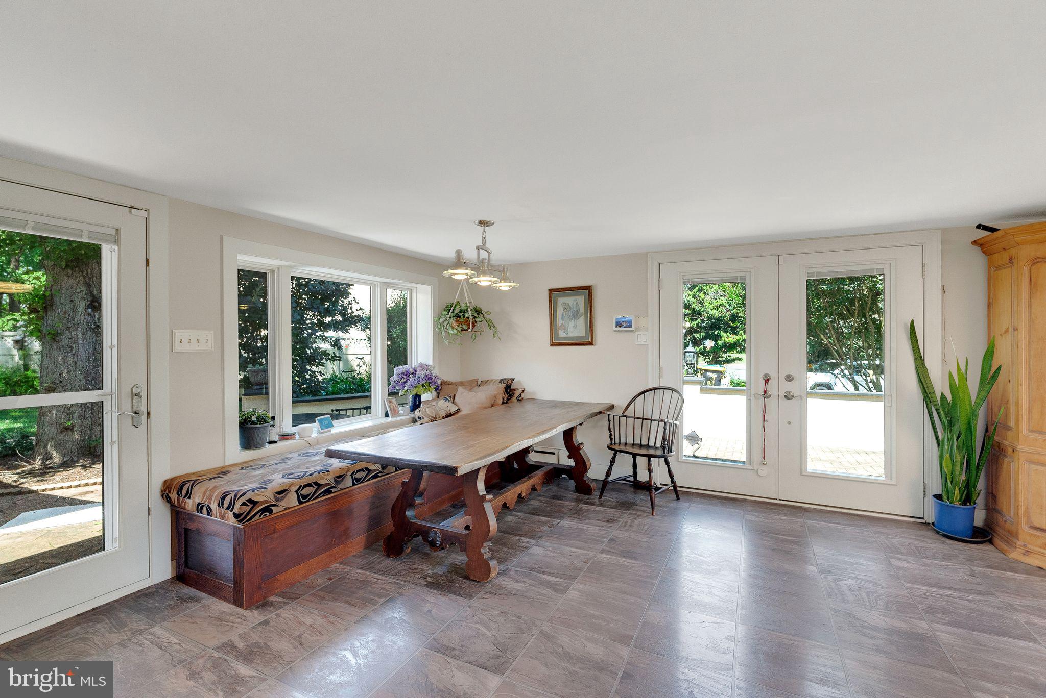 750 ANNES COURT