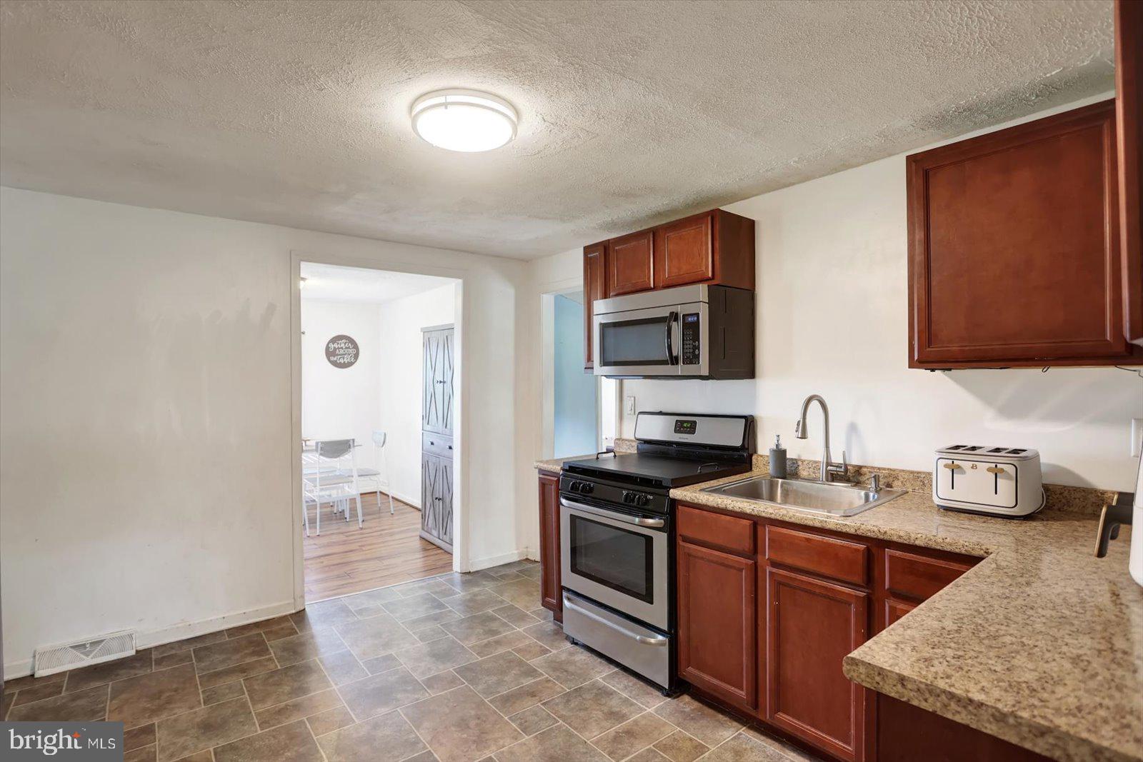 SMITH HILL EAST - Residential