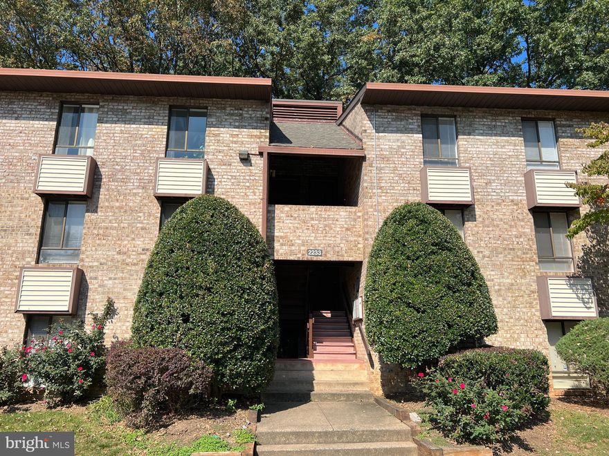 Introducing a Beautiful Condo in the Heart of Reston! This condo boasts 3 spacious bedrooms and 2 full baths, providing you with plenty of room for comfortable living. The living room and dining area are generously sized, making it an ideal space for both relaxation and hosting guests. Step out onto the rear balcony and enjoy views of the surrounding trees, creating your own private oasis. The kitchen has been thoughtfully updated with granite countertops, a stylish tile backsplash, and modern stainless steel appliances. You'll also appreciate the convenience of having a full-sized washer and dryer right in your unit. To make your life even easier, all utilities are included in the condo dues, simplifying your monthly budgeting, and adding value to your investment. The condo's prime location means you're just a short drive away from the Wiehle-Reston Metro Station, or you can walk less than a block to catch a bus. Plus, you're only minutes away from shopping centers. Reston offers an abundance of outdoor amenities, including nature trails, bike paths, pools, and playgrounds, ensuring there's something for everyone in this vibrant community. Don't let this opportunity pass you by! This condo seamlessly blends modern living with the serenity of Reston's natural beauty. Reserved parking directly in from of the building, spot 142 Contact me today for more details and to schedule a viewing.