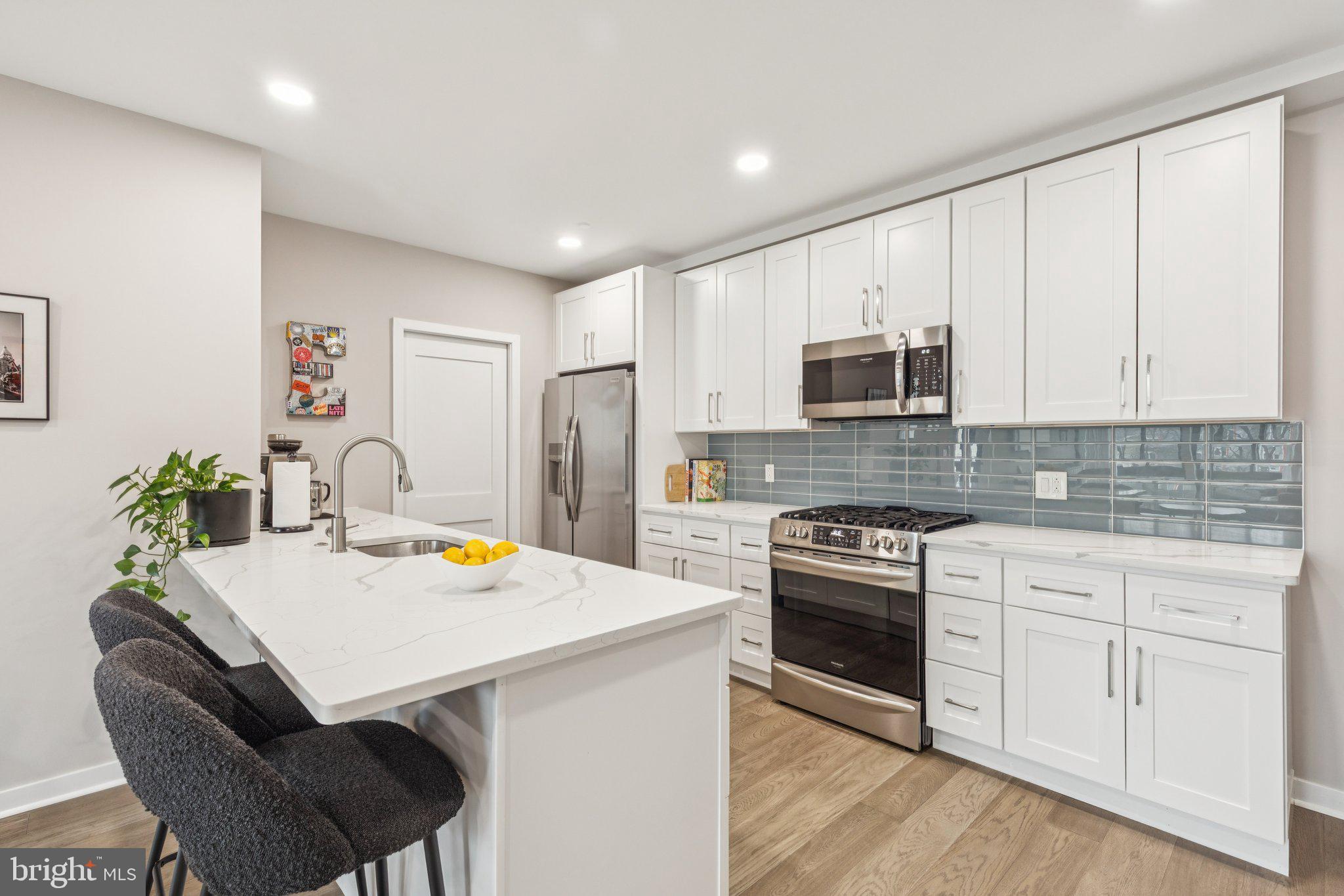 FRANCISVILLE - Residential