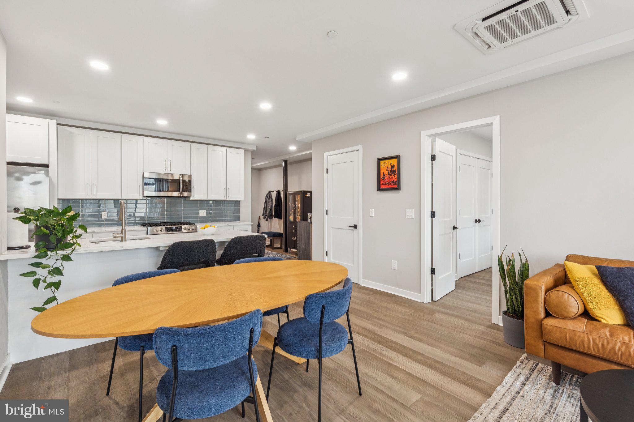 FRANCISVILLE - Residential