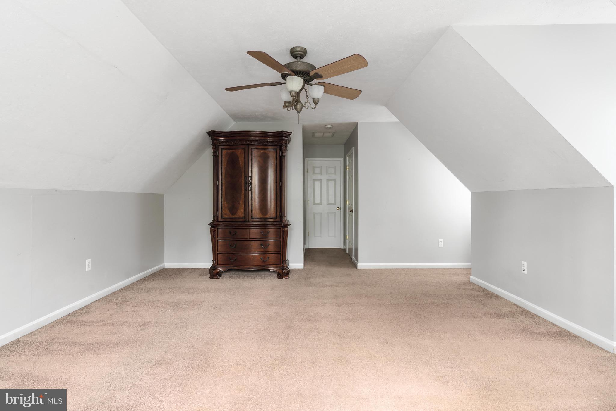 PRIEIDENTIAL LAKES - Residential