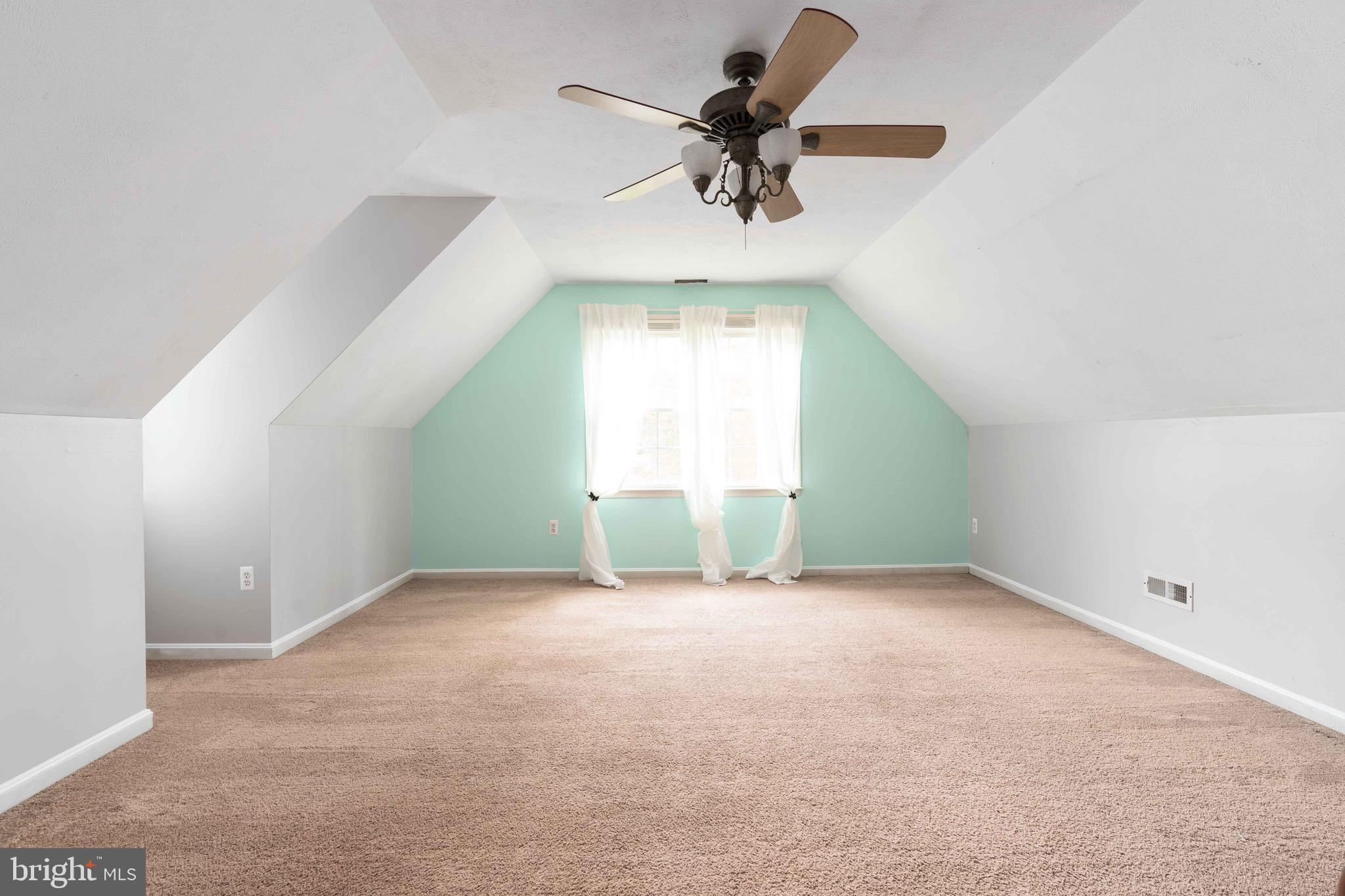 PRIEIDENTIAL LAKES - Residential