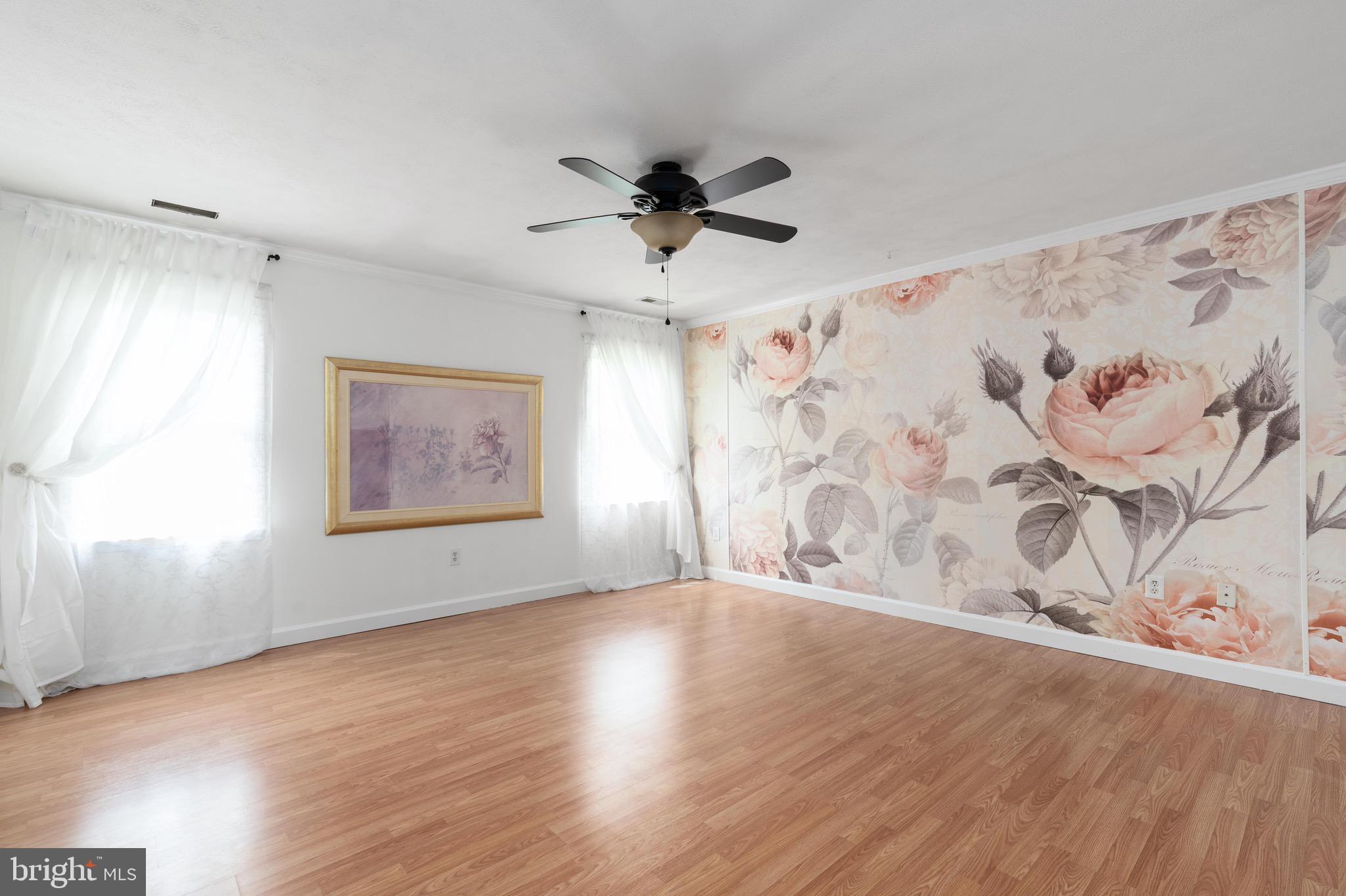 PRIEIDENTIAL LAKES - Residential