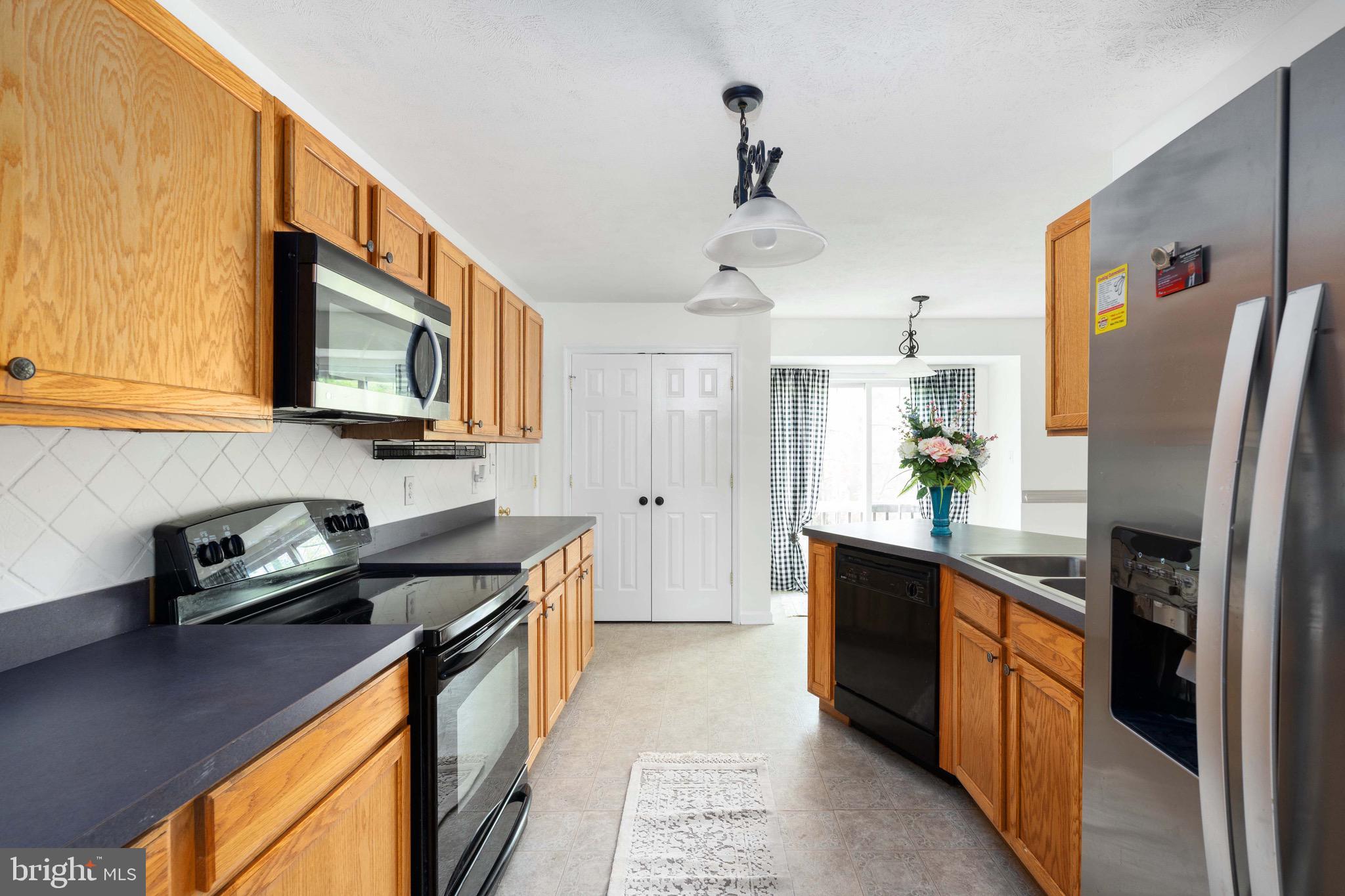 PRIEIDENTIAL LAKES - Residential