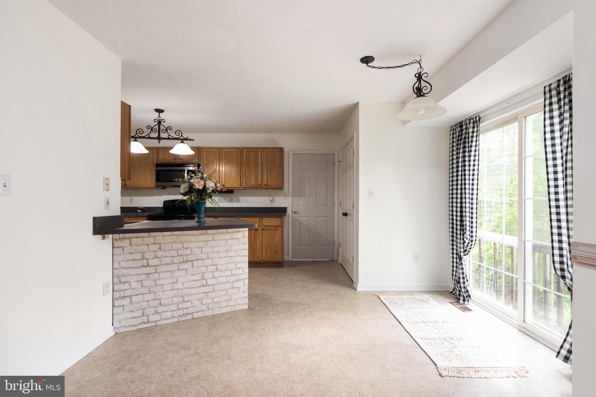 PRIEIDENTIAL LAKES - Residential