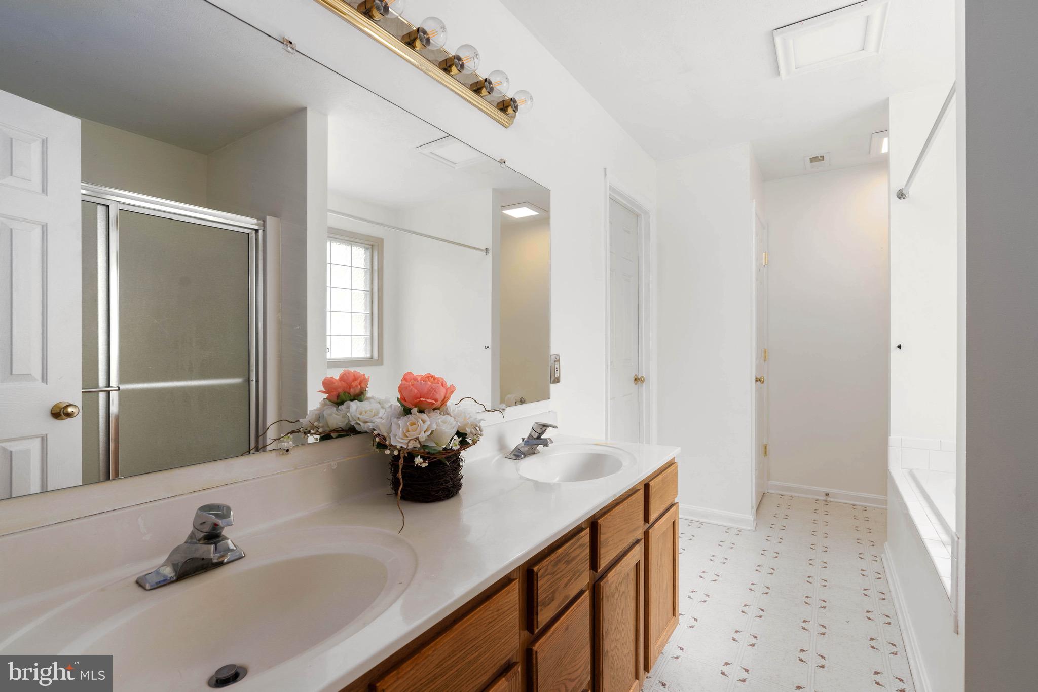 PRIEIDENTIAL LAKES - Residential