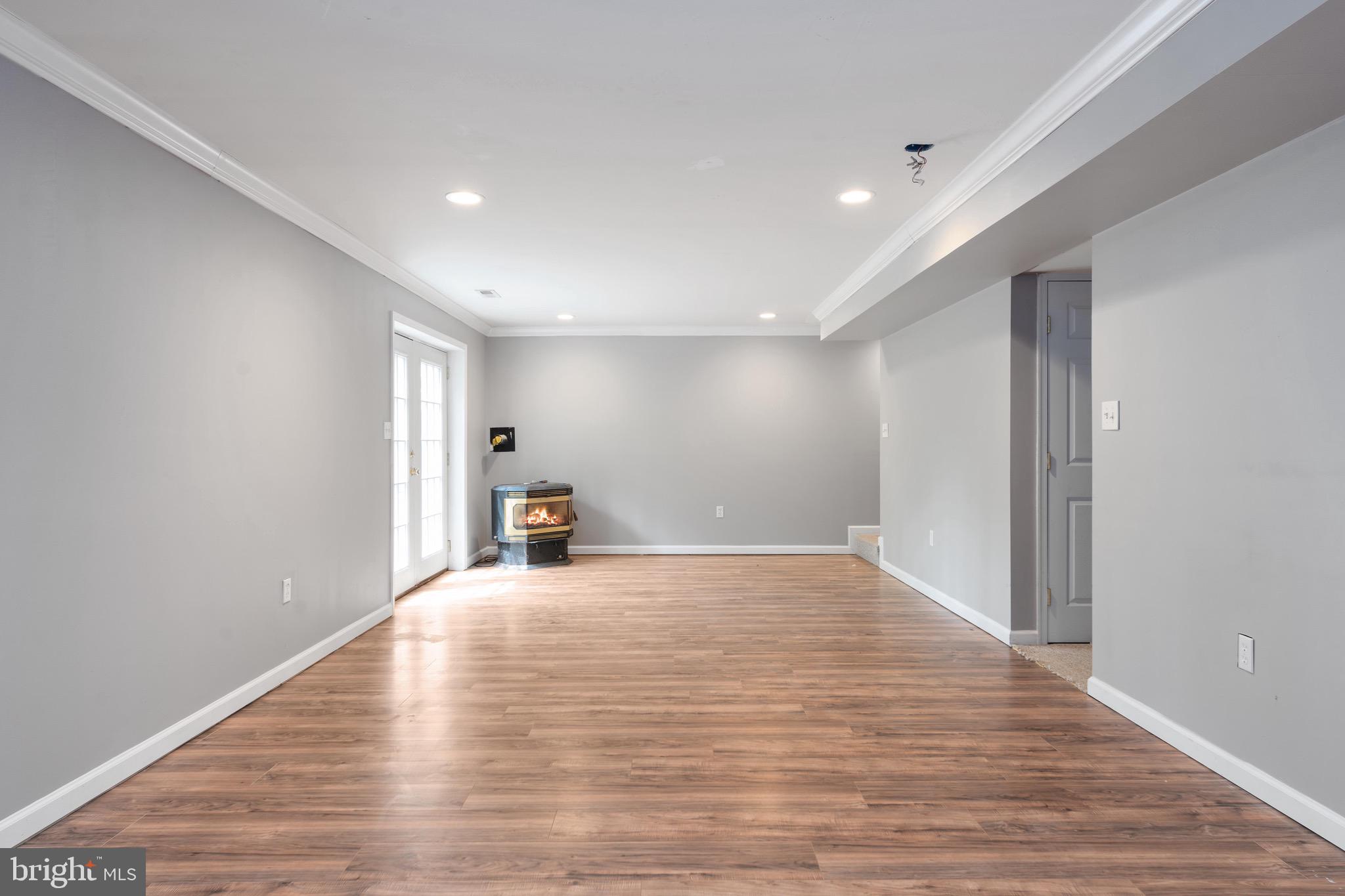 PRIEIDENTIAL LAKES - Residential