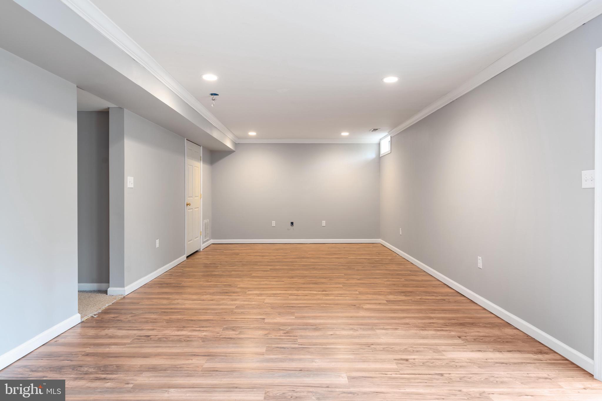 PRIEIDENTIAL LAKES - Residential