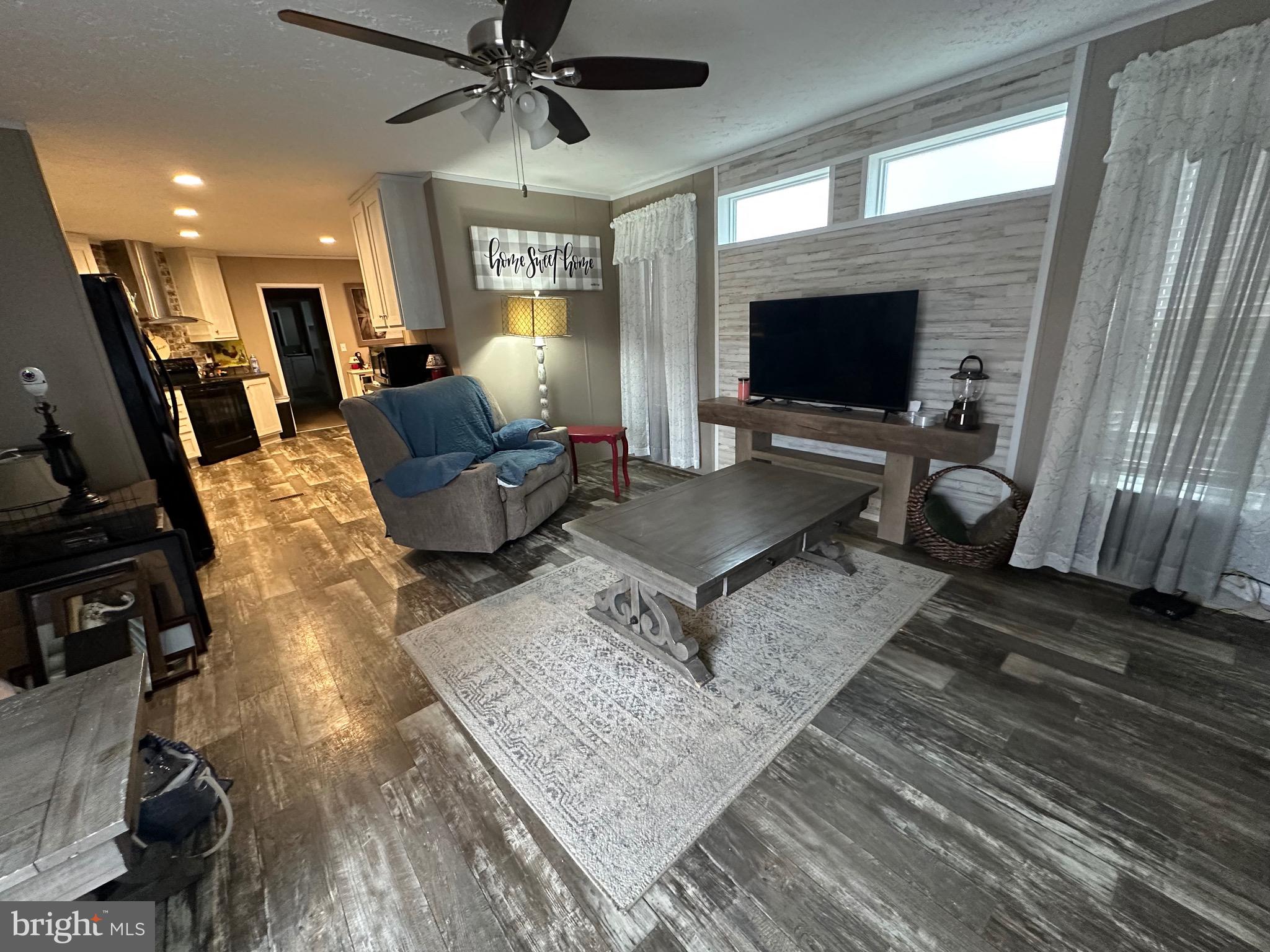 BAY COUNTRY ESTATES - Residential