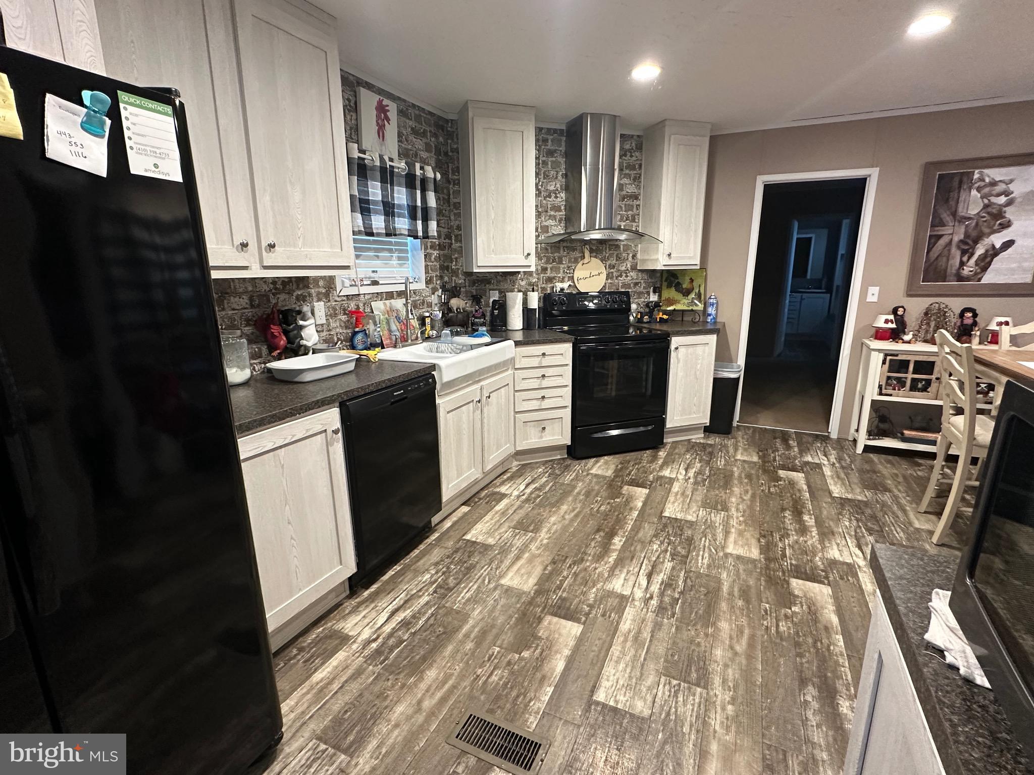 BAY COUNTRY ESTATES - Residential