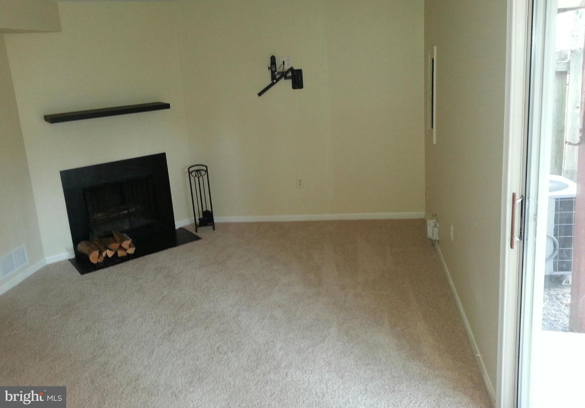 ROLLING BROOK - Residential Lease