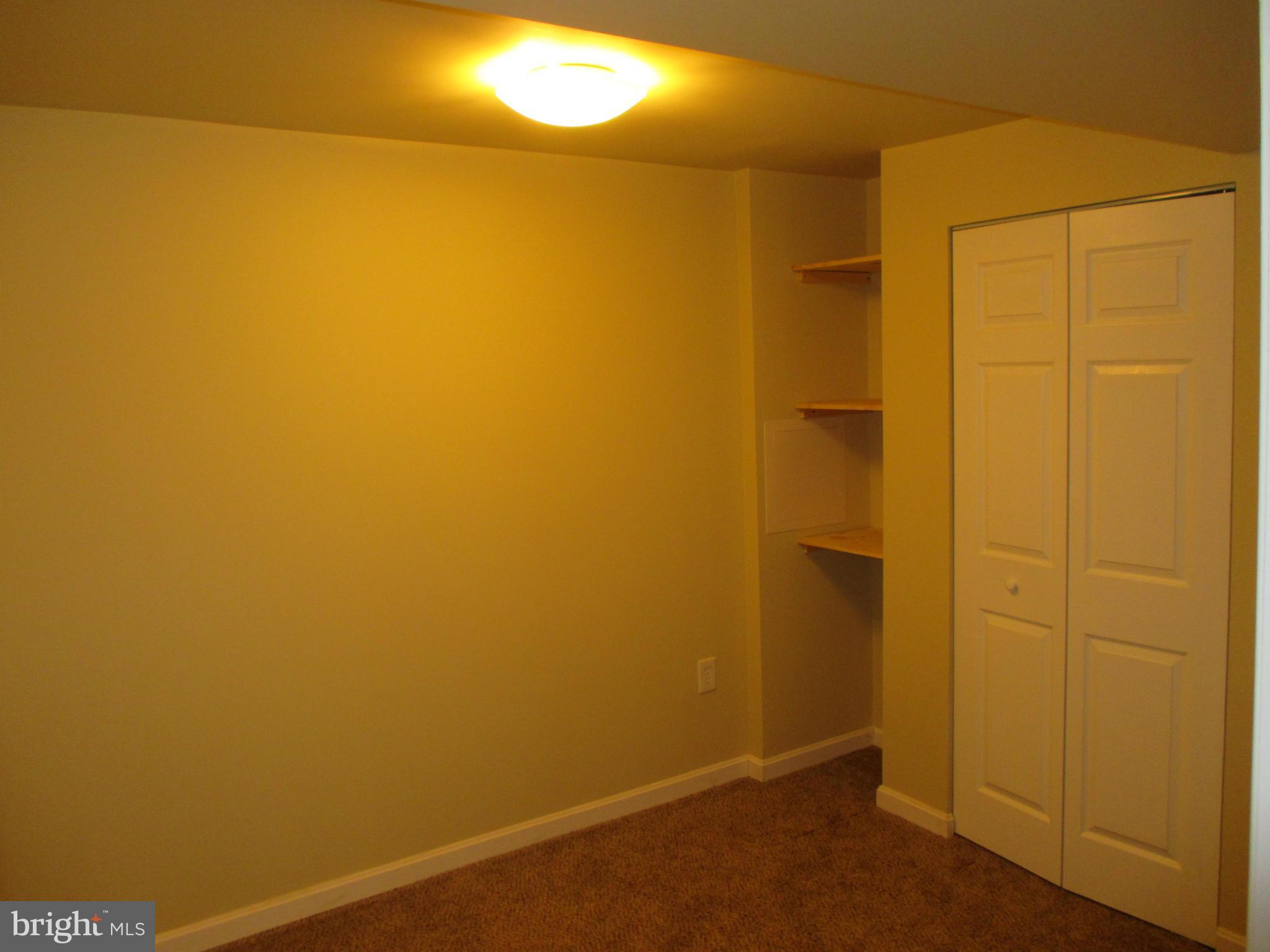 ROLLING BROOK - Residential Lease
