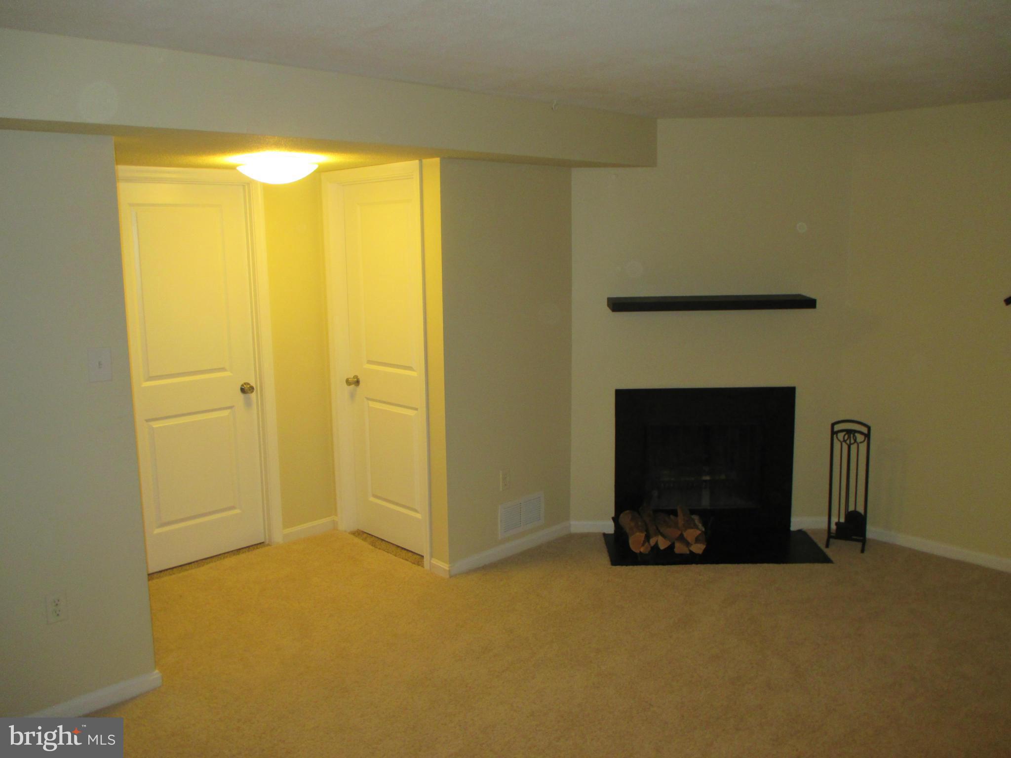 ROLLING BROOK - Residential Lease