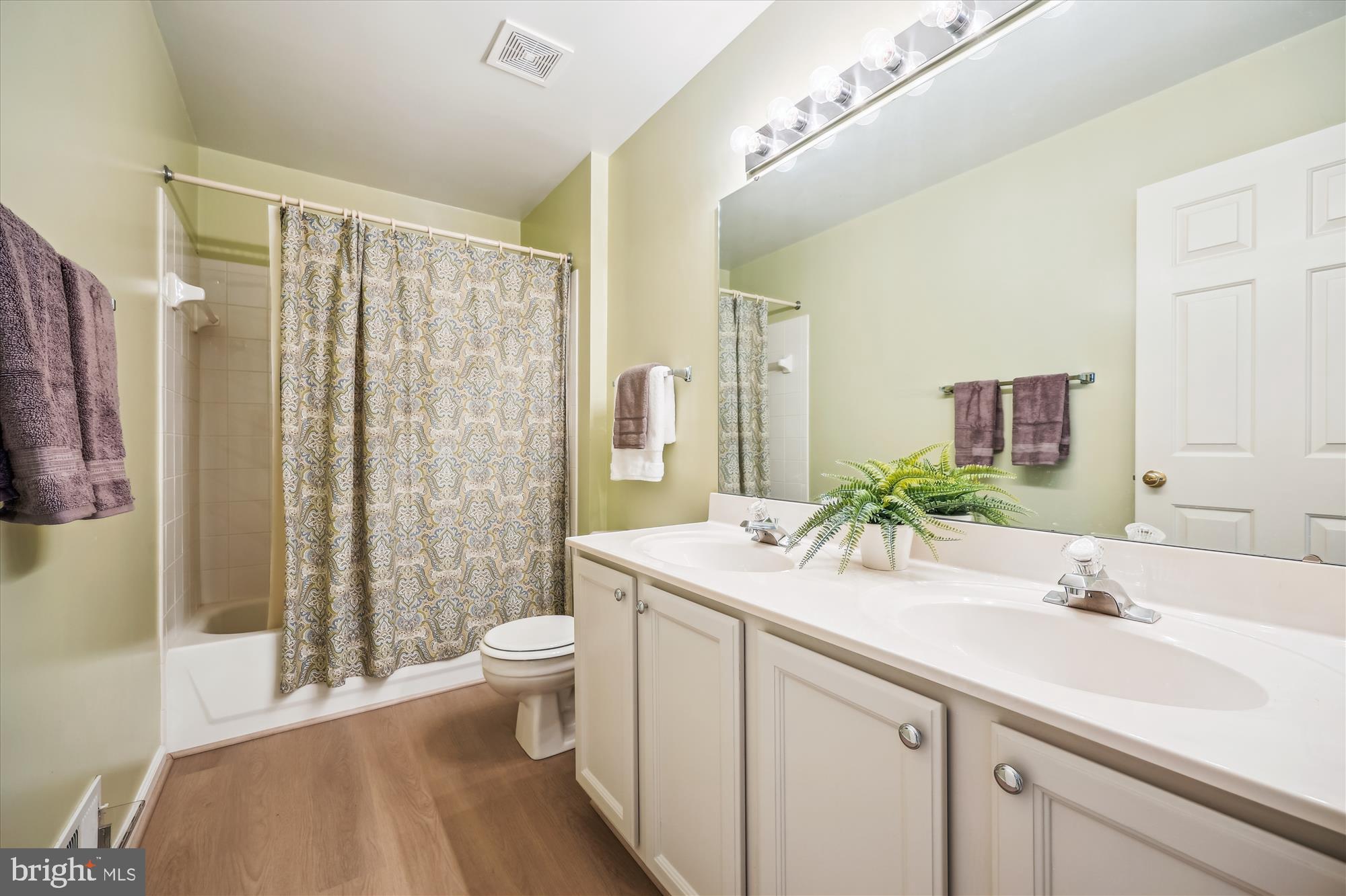 ASHLEY HOLLOW - Residential